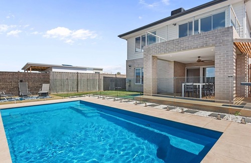 Portarlington House | Stunning Views On The Hill with Private Pool & Top Ratings