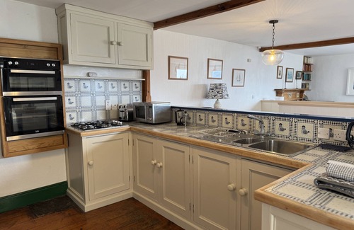 Dartmouth Cottage | Relax at 6&7 School Steps: Garden, Parking & Scenic Views