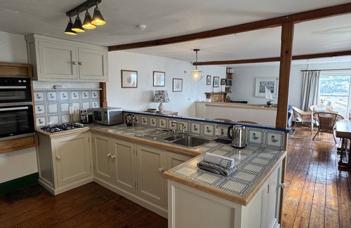 Dartmouth Cottage | Relax at 6&7 School Steps: Garden, Parking & Scenic Views