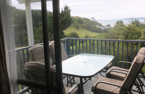 Cable Bay House | Scenic Views over Doubtless Bay with Deck Dining Experience