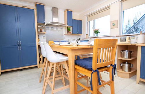 Inverness Cottage | Scenic Retreat at Sonas House with Breathtaking Views