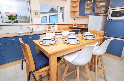 Inverness Cottage | Scenic Retreat at Sonas House with Breathtaking Views