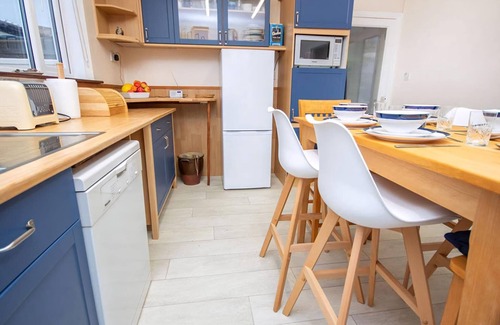 Inverness Cottage | Scenic Retreat at Sonas House with Breathtaking Views