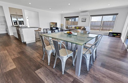Eagle Point House | Views towards the beautiful Gippsland Lakes and Eagle Point Bay