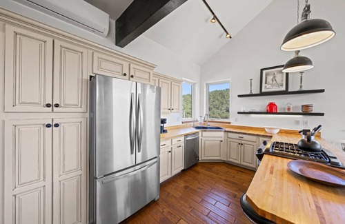 Ridgway House | Incredible Views and Family-Friendly Amenities Await