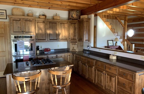 Lebanon Cabin | Breathtaking Views at Arbuckle Creek Retreat - Guest Rated 9.8