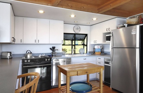 Dillon Beach House | Breathtaking Ocean & Bay Views with Spa and Hot Tub
