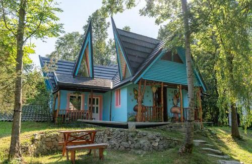Poieni House | Discover Viewtopia: Oceanfront Retreat with 9.9/10 Rating