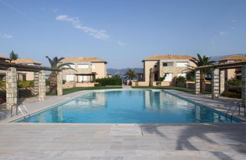 Platanitis Villa | Relax at Viggas: Top-Rated Oceanfront Retreat in Nafpaktos