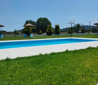 Sikia Apartment | Welcome to Vigla House: Oceanfront Stay with Pool Access