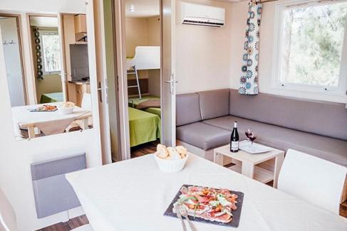 Ghisonaccia Resort | Vignale Resort: Oceanfront Getaway with Pool and Hot Tub