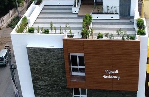 Srirangam Hotel | Budget-Friendly Vignesh Residency with Family Amenities