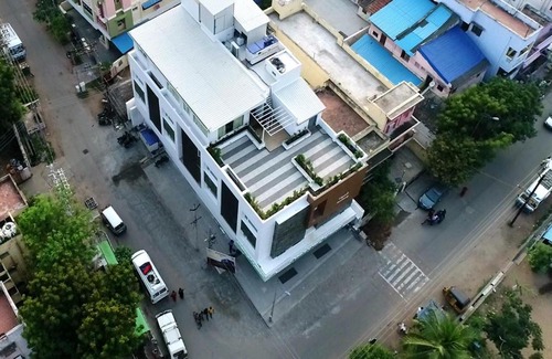 Srirangam Hotel | Budget-Friendly Vignesh Residency with Family Amenities