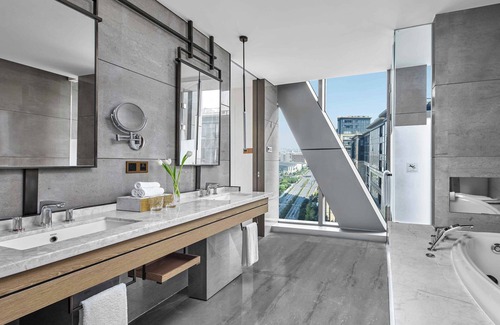 Yuhang District Hotel | Top-Rated Vignette Collection Hangzhou Huaxia Center Hotel