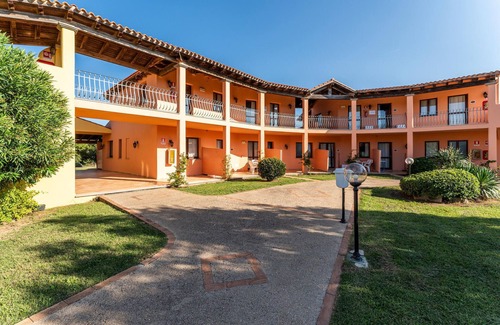 Alghero Apartment | Relaxing Family Getaway in a Scenic Terraced House