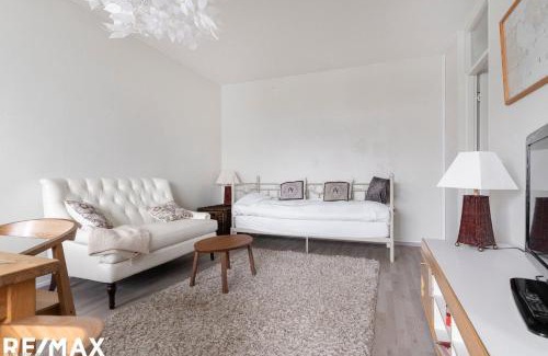 Espoo Apartment | Viherkallio Two-Room Apartment with Kitchen & Balcony