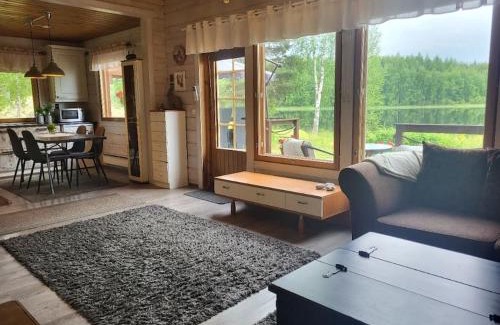 Lotjola Ski Chalet | Viihtyisä huvilamökki Saimaan rannalla