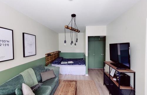 Koria Apartment | Central Cozy Studio: Child-Friendly & Highly Rated 8.8