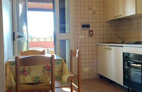 Defensola House | Cozy Villa Paola: 4-Bed Retreat with Private Garden