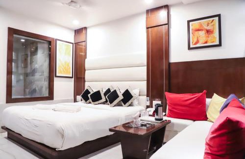 Jabalpur Hotel | Discover Hotel Vijan Palace: Family-Friendly & Accessible