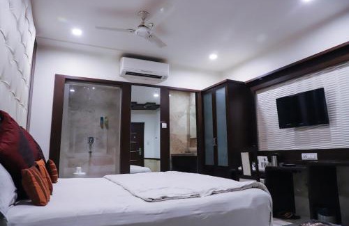 Jabalpur Hotel | Discover Hotel Vijan Palace: Family-Friendly & Accessible