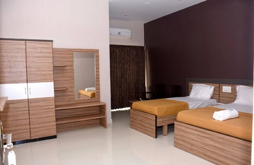 Vaniyambadi Hotel | Budget-Friendly Vijay Residency Vellore with Restaurant & Breakfast