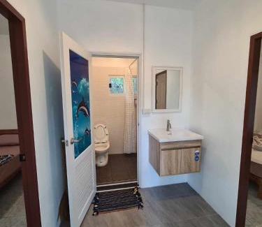 Ranong House | Oceanfront Vijit Bungalow with Family-Friendly Amenities