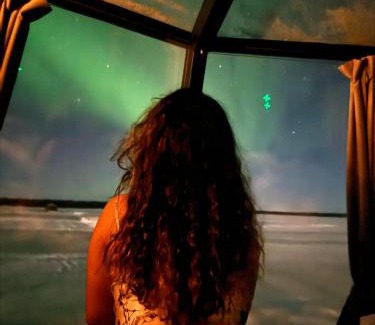 Vikajarvi Apartment | Unforgettable Vikajärvi Lake View Igloos with Private Beach