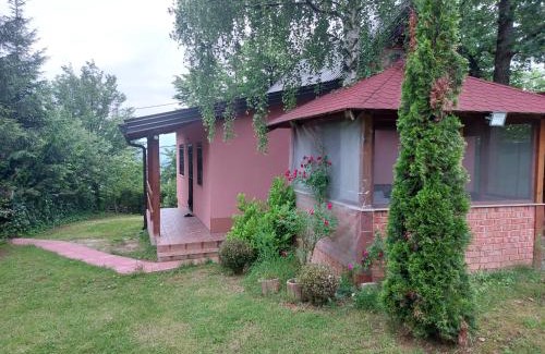 Novi Grad Sarajevo House | Family-Friendly Vikendica Ahatovići 2 with Kitchen Access