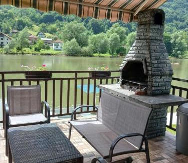 Milici House | Vikendica Mihic: Family-Friendly Stay with Oceanfront Views