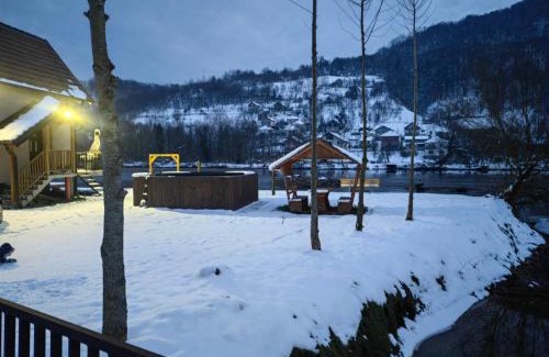 Milici House | Vikendica Mihic: Family-Friendly Stay with Oceanfront Views