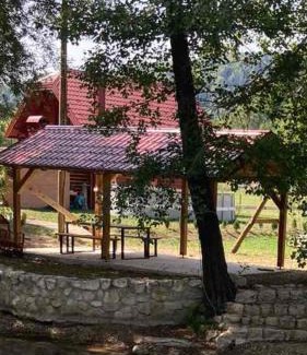Republika Srpska House | Seaside Retreat: Vikendica na Janju with Private Beach