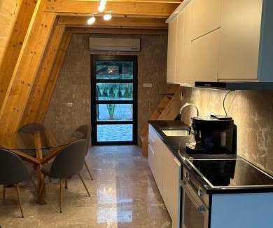 Milici House | Cozy Retreat at Vikendica Peric Zelinje with Ocean Views