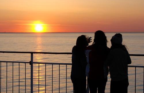Katajanokka Boat Rental | Enjoy a Night Cruise on Viking XPRS from Helsinki