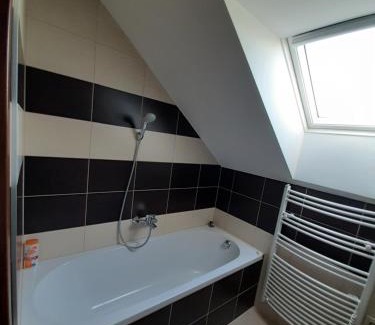 Gyor Bed & Breakfast | Viktória Lovas Panzió: Pet Friendly with Great Amenities