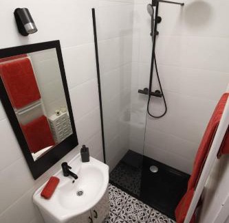 Gyor Apartment | Viktória Studio Apartment: Rated 9/10, Family-Friendly Escape