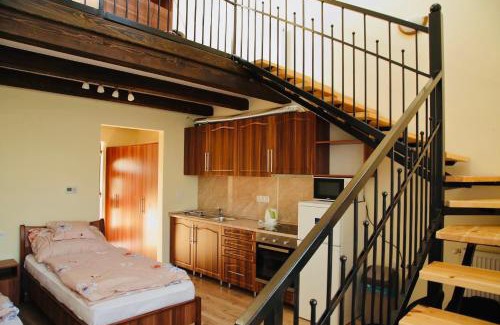 Baktaloranthaza House | Discover Viktor Vendégház: 9.5/10 Rating & Family-Friendly