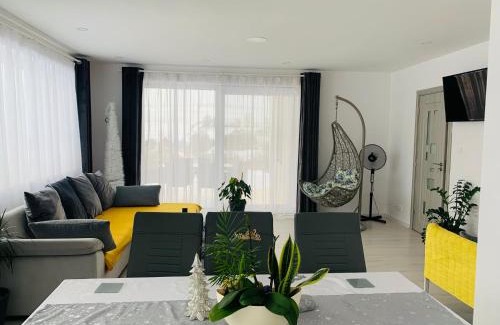 Dealu House | Relax at Viktoria House - 4-Star Oceanfront Oasis