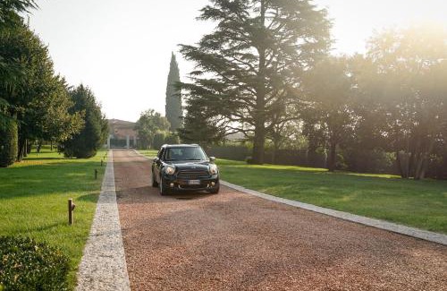 Gargagnago di Valpolicella Bed & Breakfast | Adults-Only Retreat at Villa Dafne Valpolicella with Hot Tub