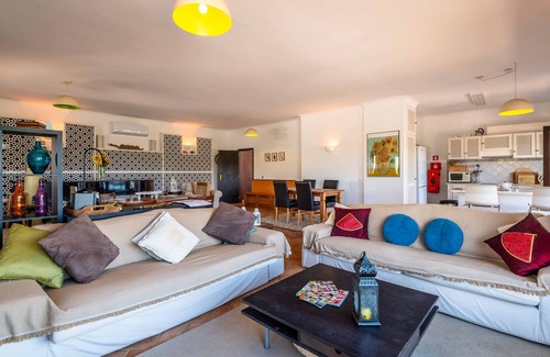 Corte Vidreiro Villa | Elegant Villa Eiras Altas with Private Pool & Spa