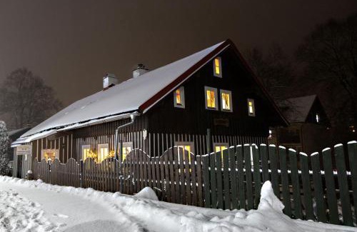 Horni Marsov House | Cozy Vila Adélka in Krkonoš with Pet-Friendly Amenities