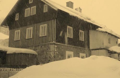 Horni Marsov House | Cozy Vila Adélka in Krkonoš with Pet-Friendly Amenities