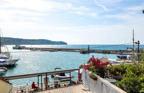 Izola Villa | Vila Adriana: Oceanfront Haven with Breakfast & Pet-Friendly