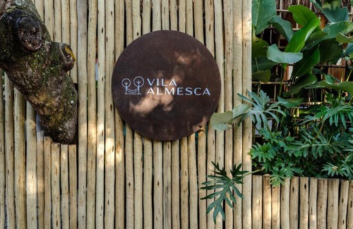 Caraiva Hotel | Elegant Vila Almesca: Oceanfront Bliss with Spa & Pool