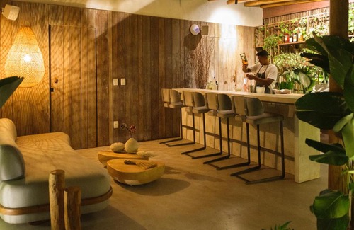 Caraiva Hotel | Elegant Vila Almesca: Oceanfront Bliss with Spa & Pool