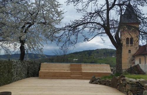 Vimperk Villa | Pet-Friendly Vila Anička Vimperk with Ocean Views