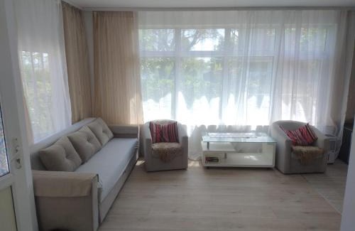 Techirghiol Villa | Vila Ani: Oceanfront Getaway for Families and Friends