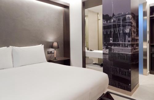 Arenys de Mar Hotel | Experience Vila Arenys Hotel: Oceanfront Luxury Awaiting You