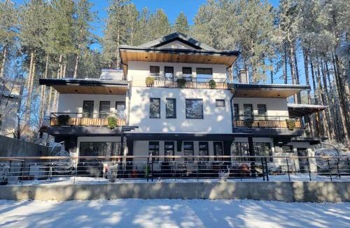 North Macedonia Apartment | Guest Rated 10/10: Vila Aspen - Family-Friendly Retreat