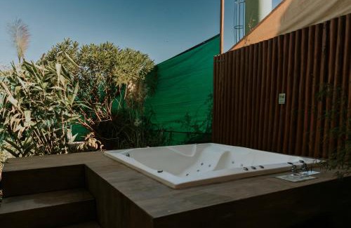 Alto Paraiso de Goias House | Vila Astra - Nature Retreat with Private Hot Tub Awaits